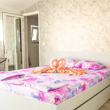 게스트하우스 Bogdanovi Guest House 3*